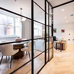 Covent Garden 2 Bed 2 Bath Duplex