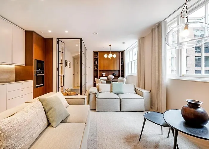 Covent Garden 2 Bed 2 Bath Duplex