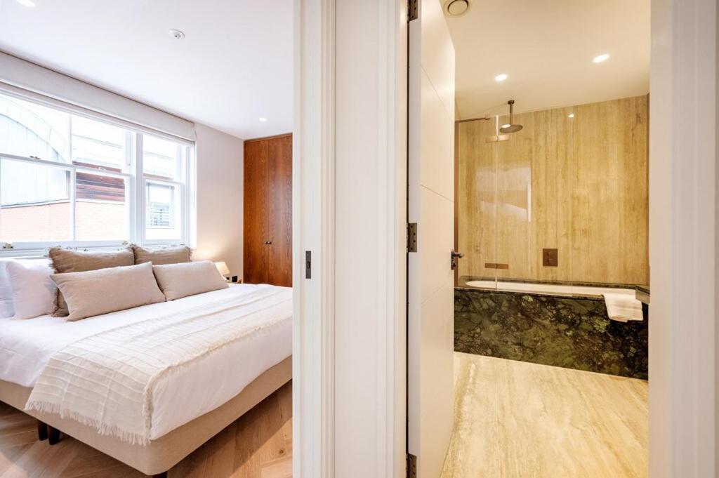 Covent Garden 2 Bed 2 Bath Duplex Londra