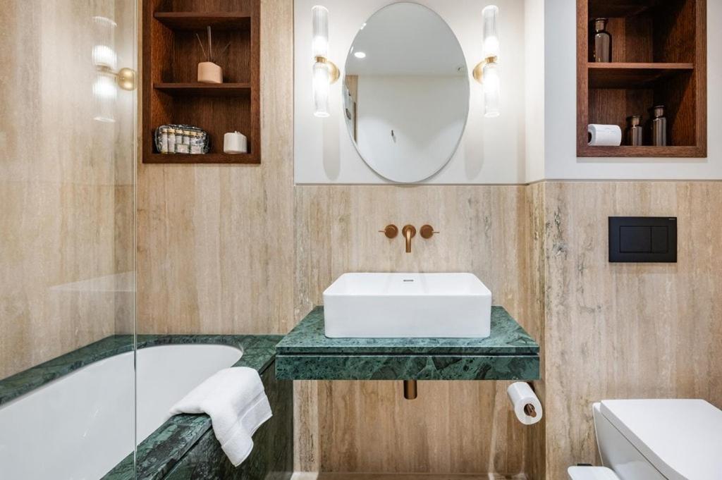 Covent Garden 2 Bed 2 Bath Duplex