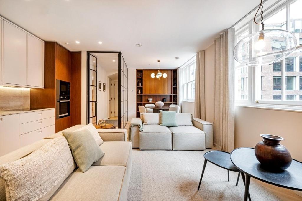 Covent Garden 2 Bed 2 Bath Duplex * Londra